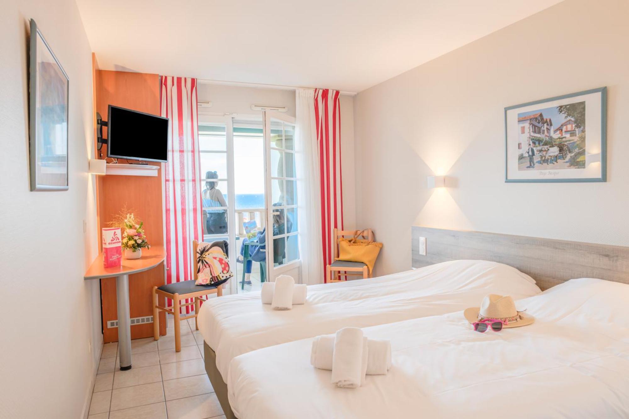 Azureva Hendaye Hotel ภายนอก รูปภาพ