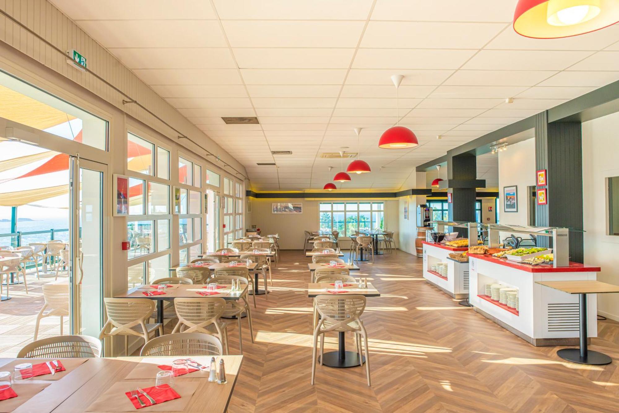 Azureva Hendaye Hotel ภายนอก รูปภาพ